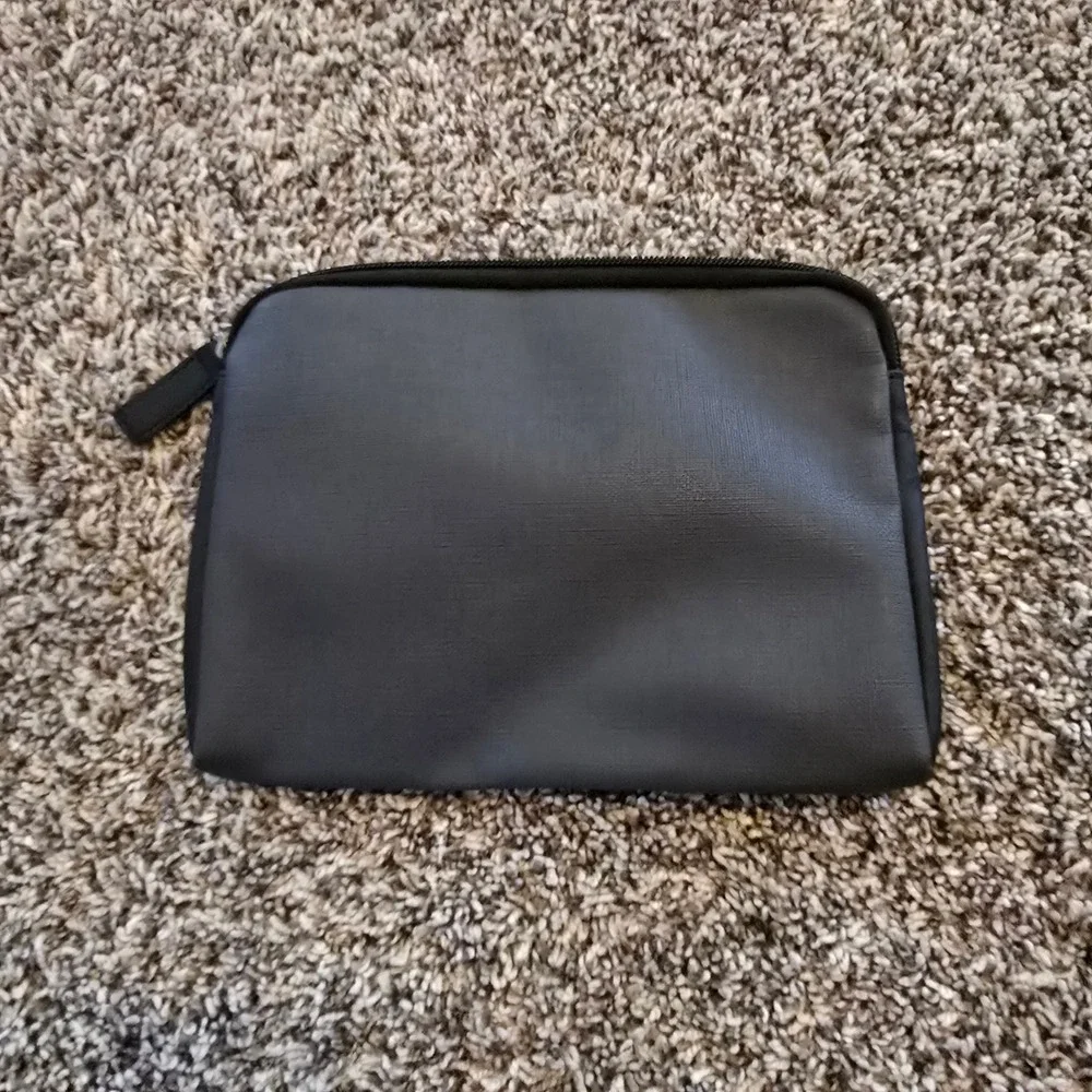 Tumi delta amenity